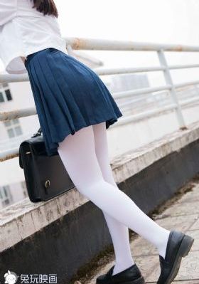 美女主动张腿让男人桶_HD电影在线观看