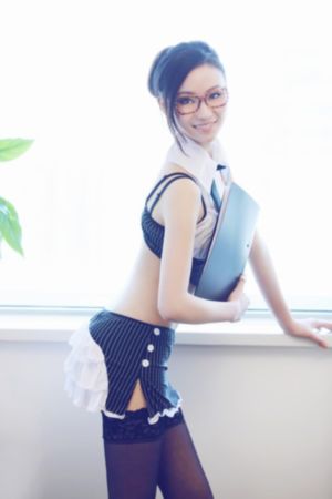 欧美风格穿搭女生_蓝光超清免费观看